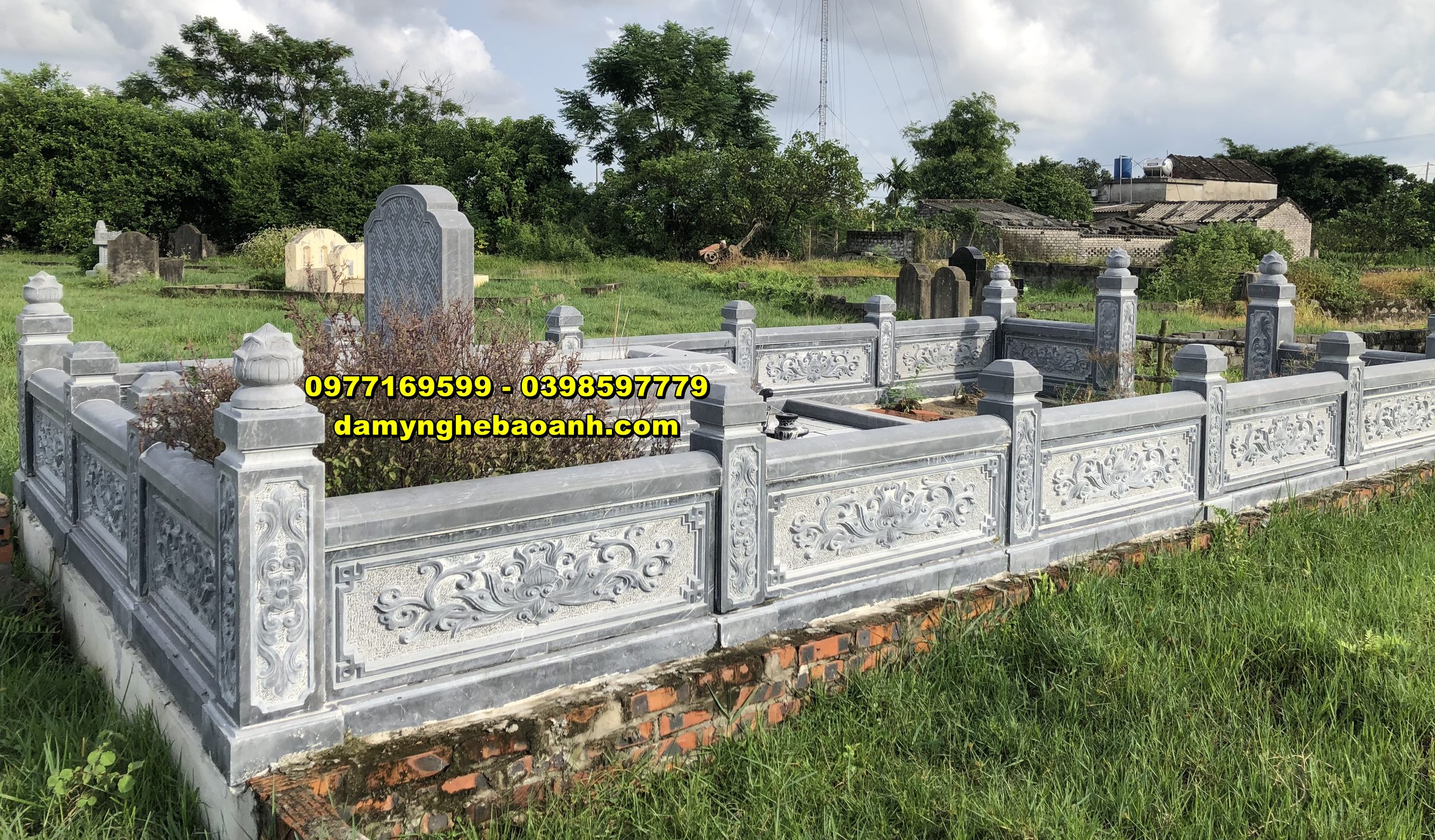 xây khuôn viên lăng mộ đá cao cấp được lắp tại hậu giang
