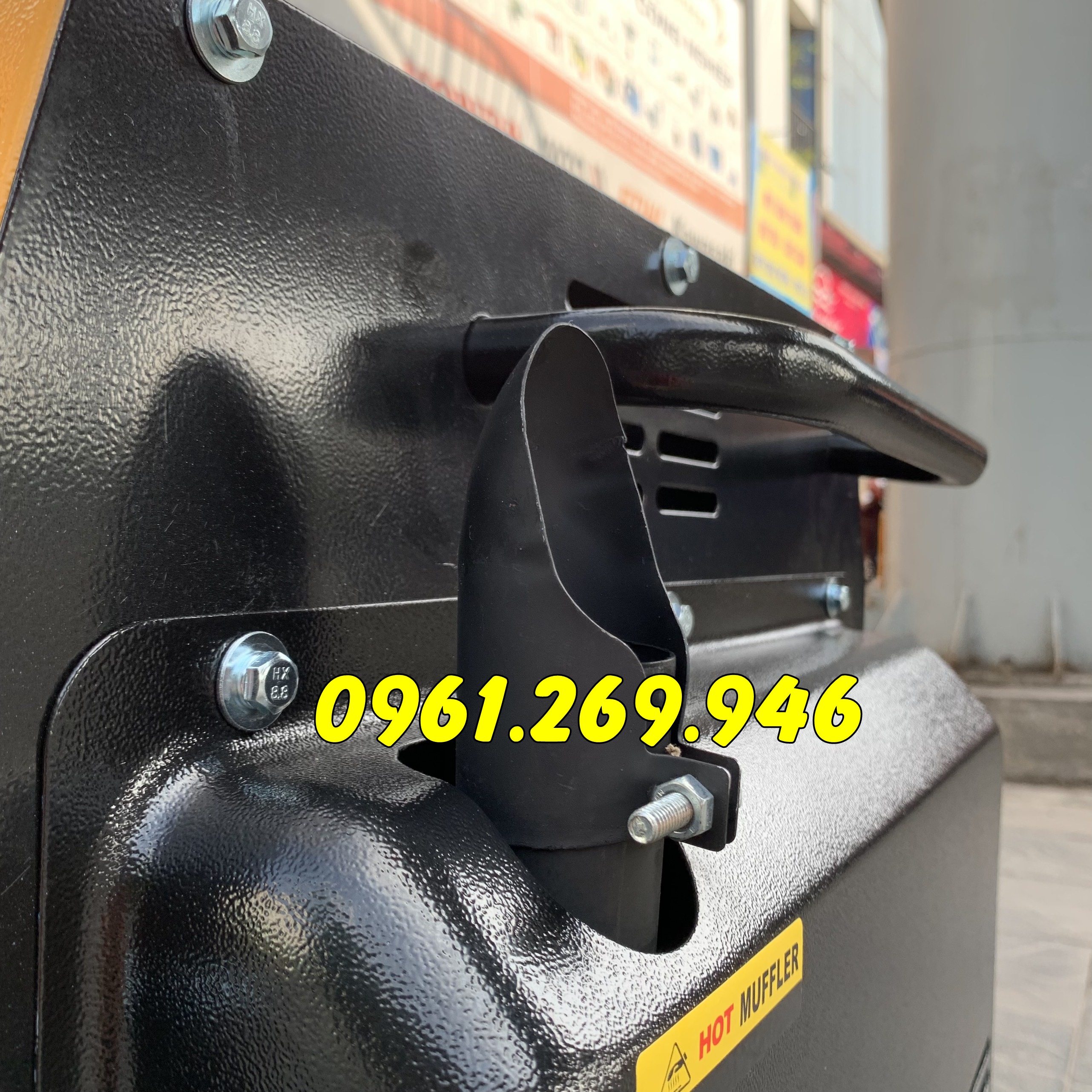Máy phát điện 5kw chạy dầu Kama 6700T có vỏ chống ồn và cổng ATS