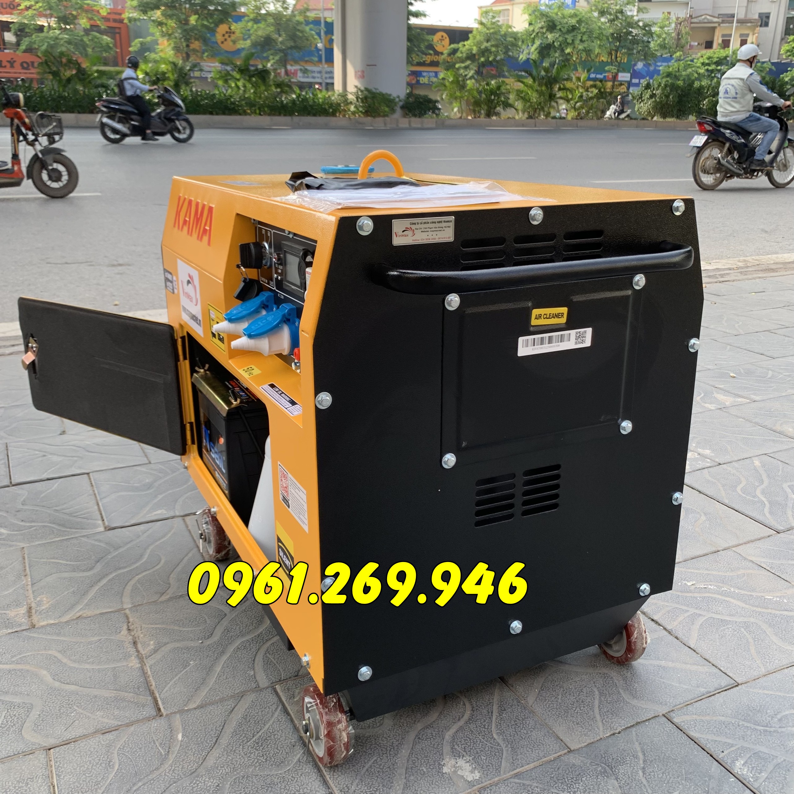 Máy phát điện 5kw chạy dầu Kama 6700T có vỏ chống ồn và cổng ATS