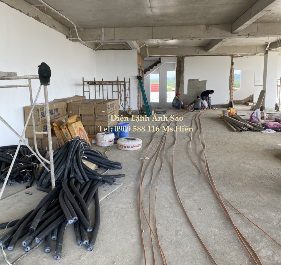 Đi âm đường ống chờ máy lạnh thẩm mỹ, an toàn và bền bỉ