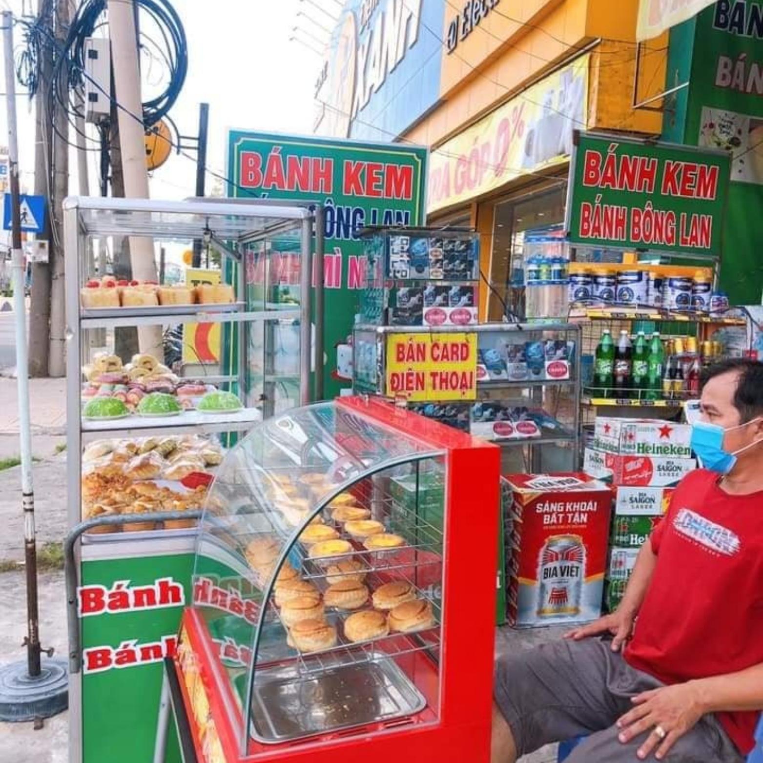 Tủ giữ nóng trưng bày thực phẩm 2 tầng 2 khay kính cong