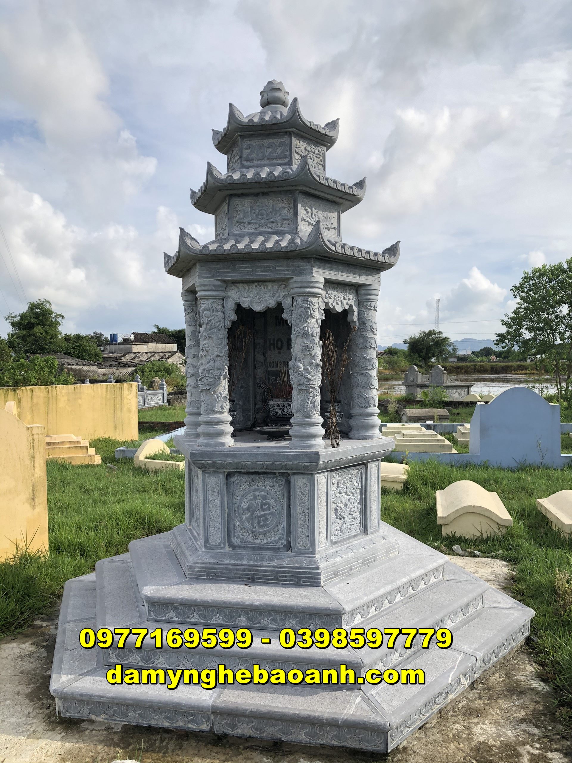 +99 mộ lục giác bằng đá xanh nguyên khối được ưa chuộng nhất hiện nay