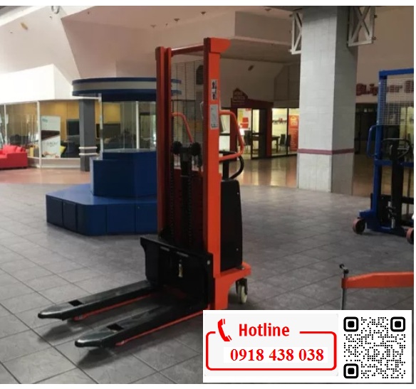 Xe nâng bán tự động 1500kg nâng cao 3m, sẵn hàng giao toàn quốc