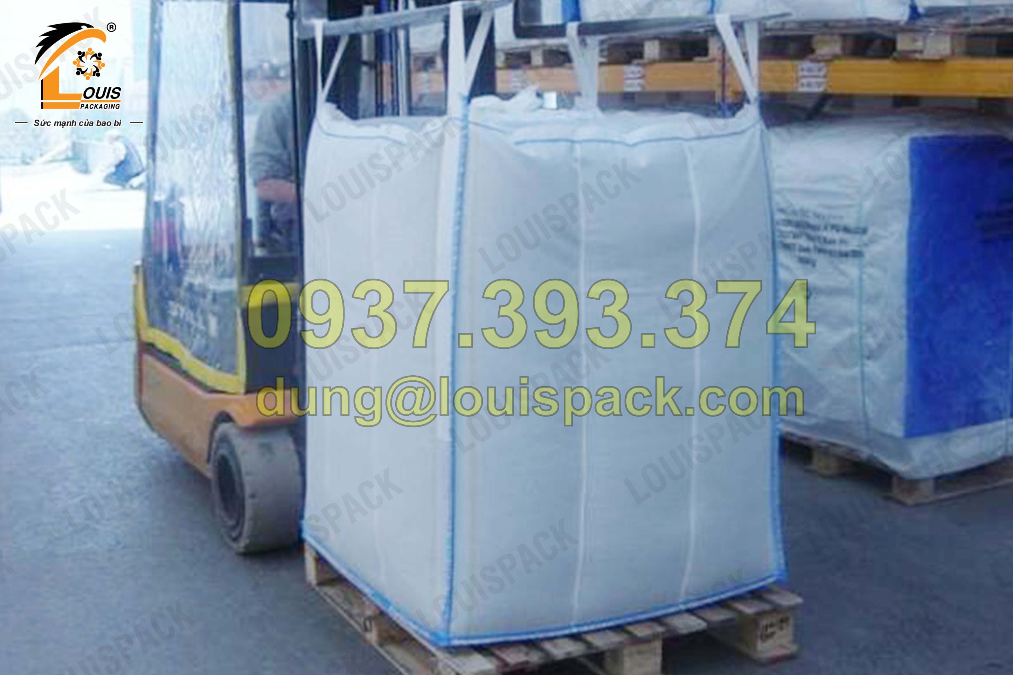 Bao Jumbo đựng 1 tấn hạt nhựa xuất khẩu, lưu kho