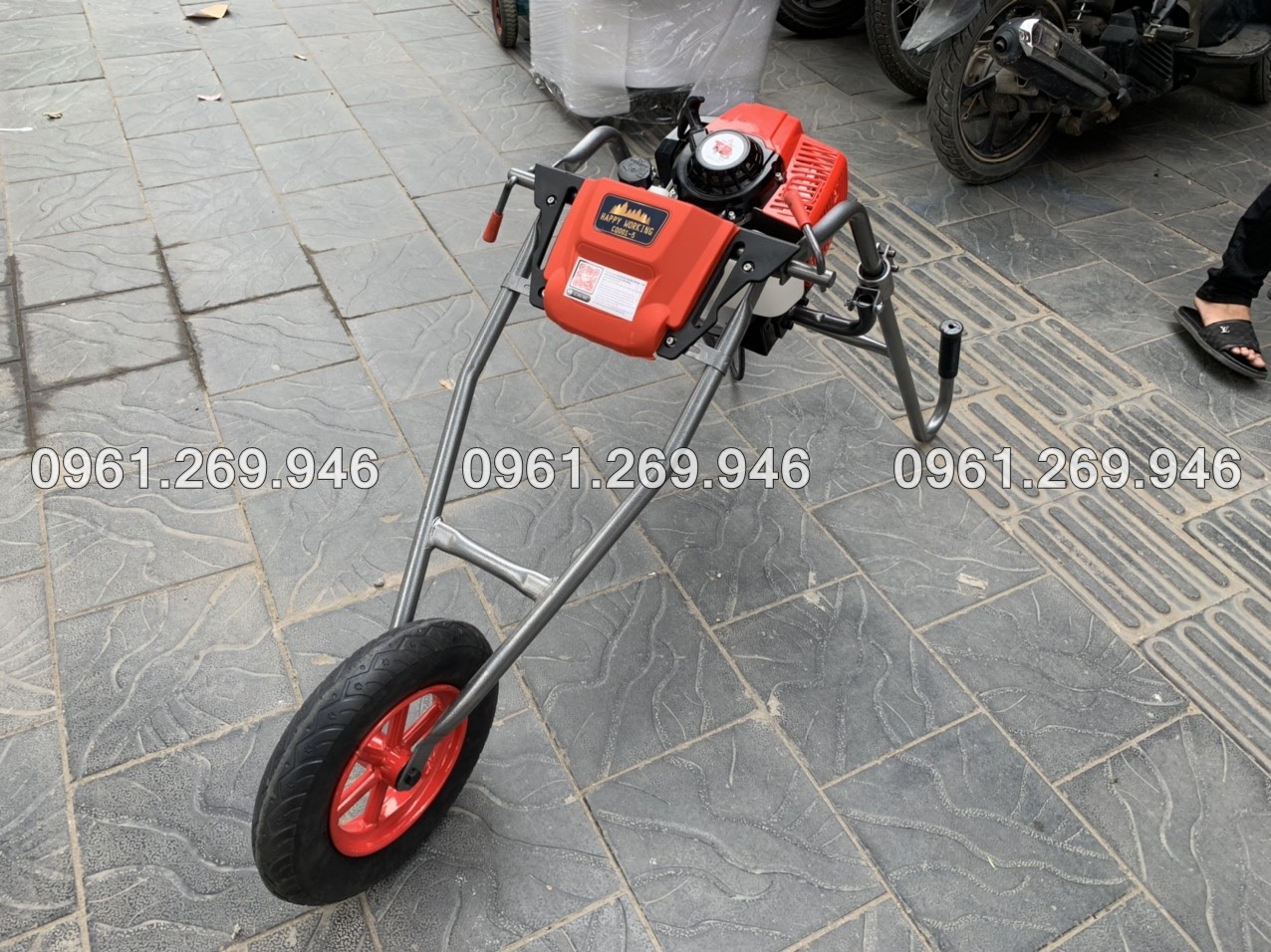Máy khoan đất có bánh xe đẩy Mitsubishi TB43 tặng kèm mũi khoan 150mm
