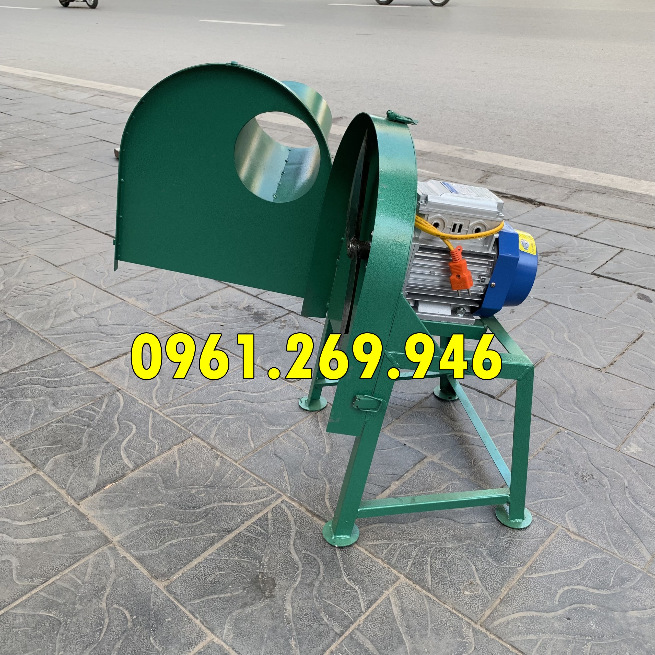 Máy băm chuối - Máy thái chuối cả cây siêu mịn cho gà vịt ăn trực tiếp