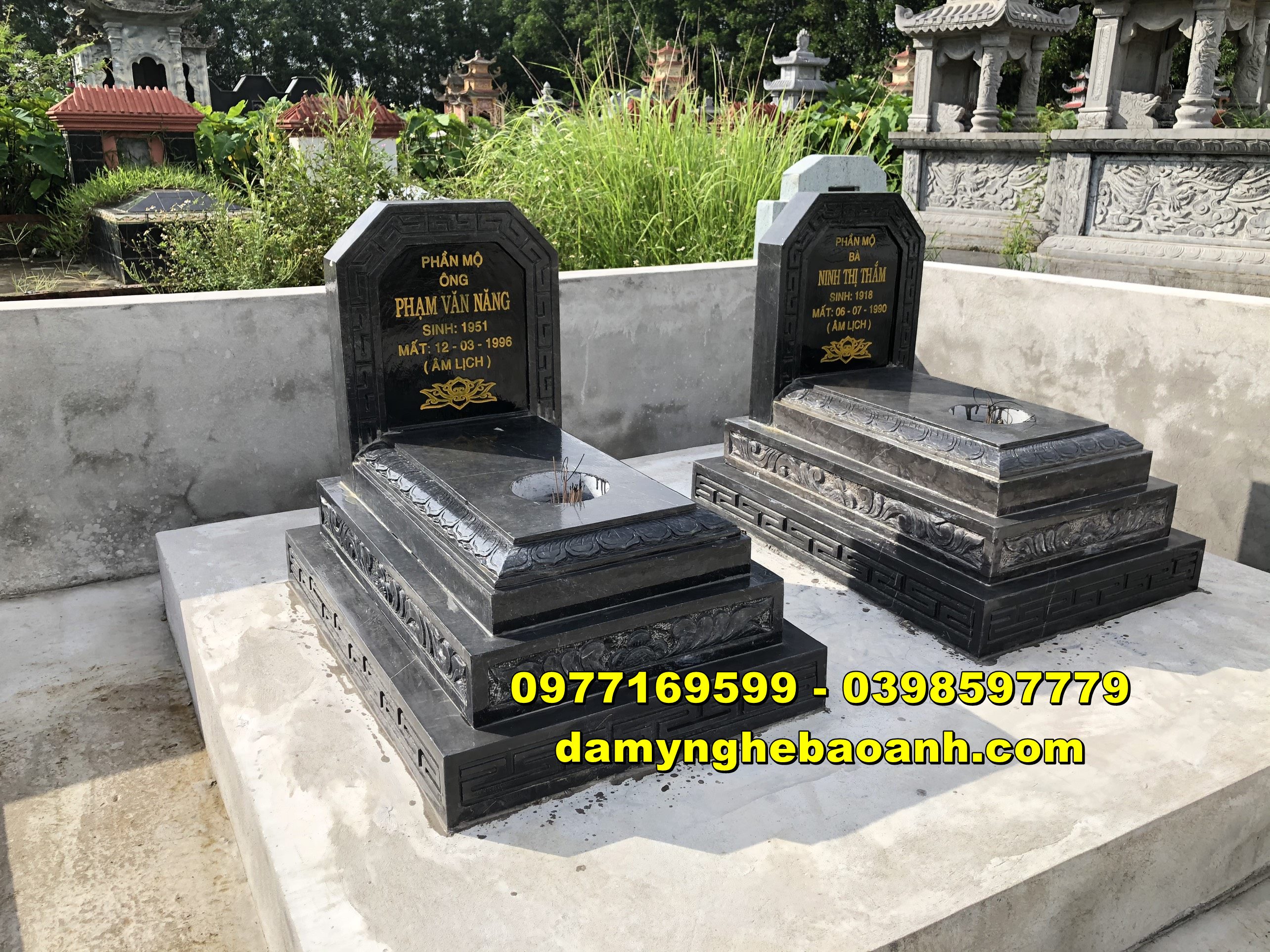 chụp mộ đá tam cấp bằng đá xanh rêu cho ông bà tại hà nội