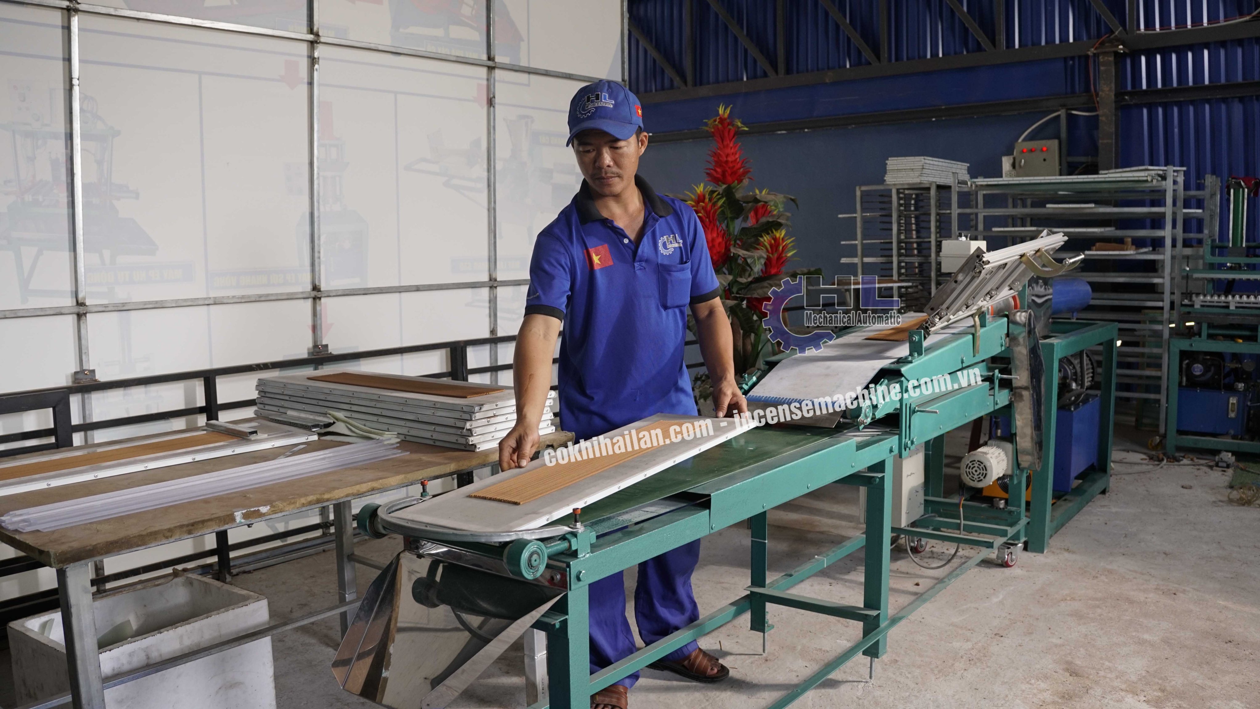 Máy làm nhang không tăm tự động có băng chuyền