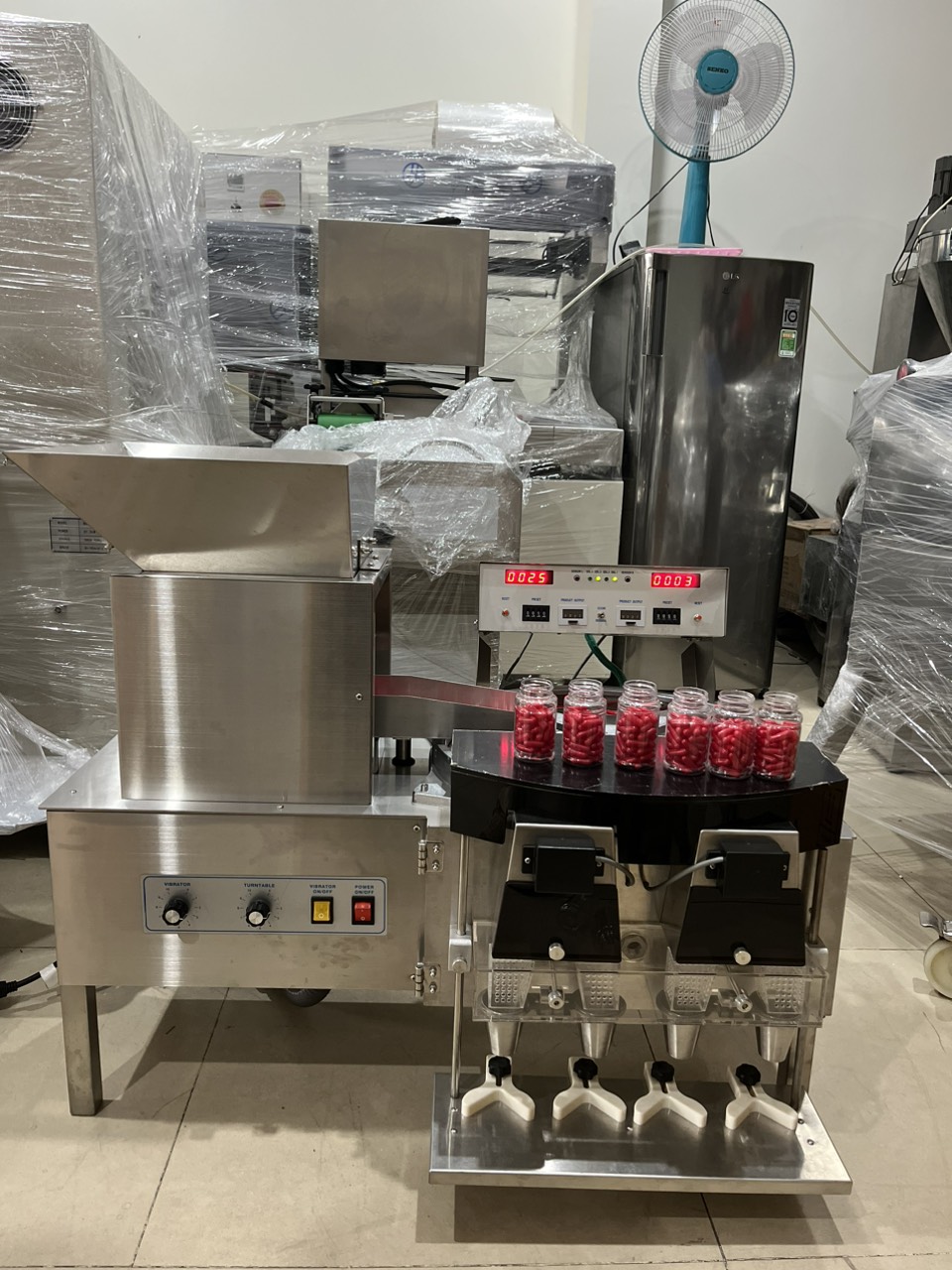 Máy đếm viên nén, máy đếm viên nhộng, máy đếm viên vào lọ hai đầu đếm