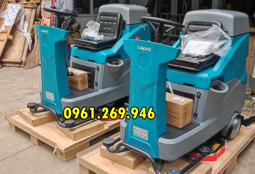 Máy chà sàn ngồi lái chạy acquy Clepro C100B