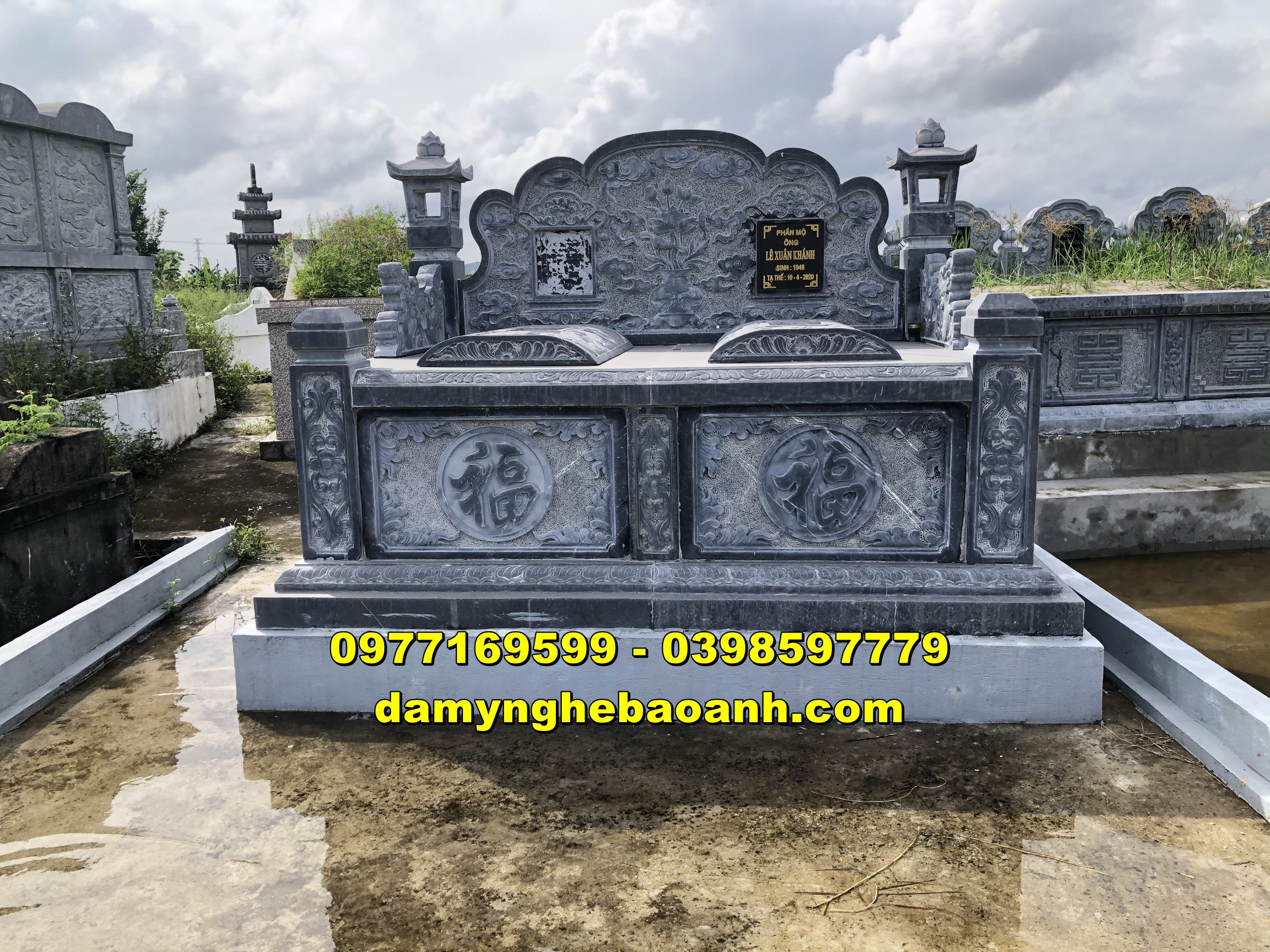 mẫu mộ bành đôi bằng đá xanh tự nhiên nguyên khối bán tại kiên giang a