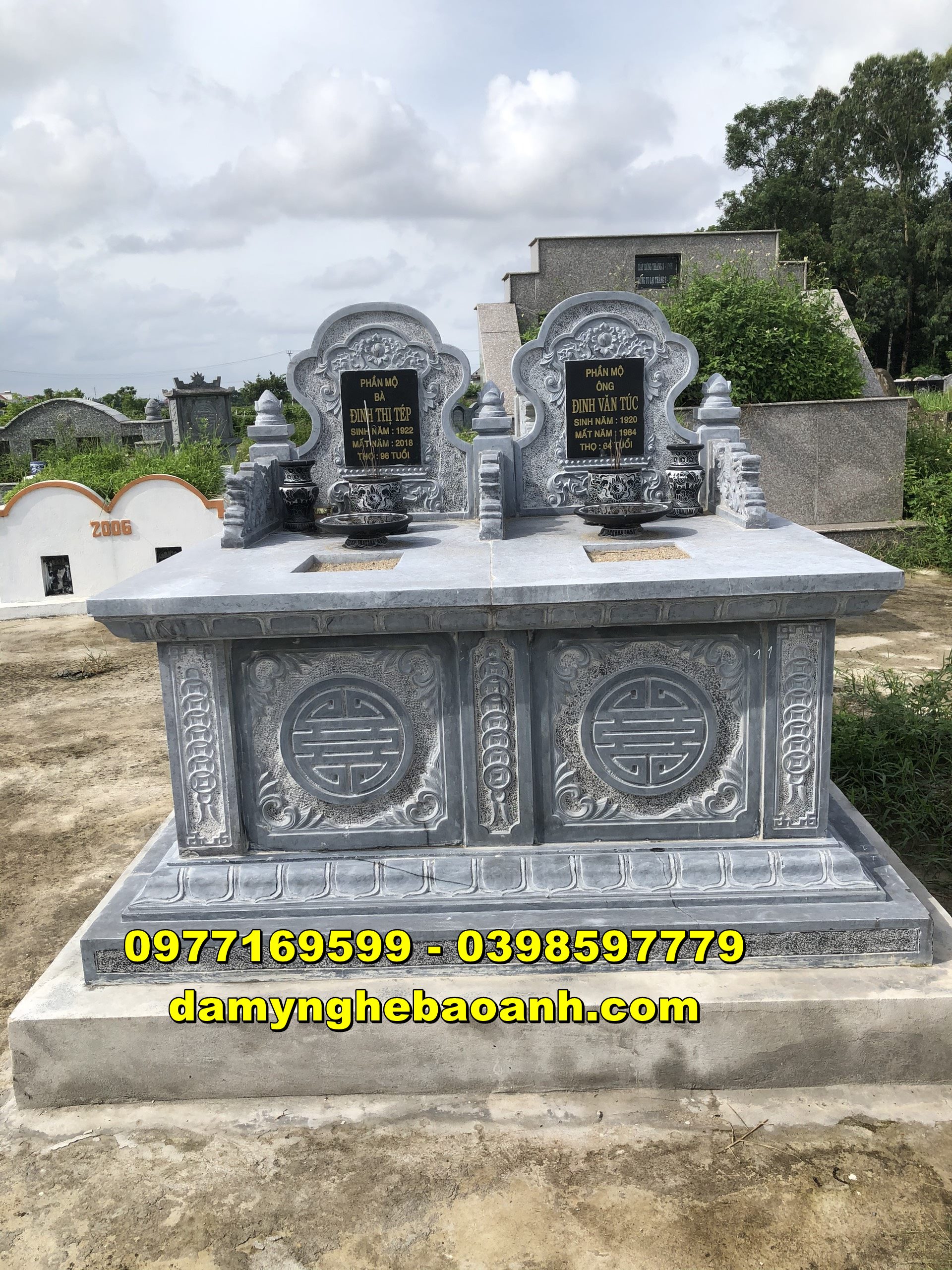 mẫu mộ đôi đá nguyên khối siêu đẹp được bán trên toàn quốc ct002