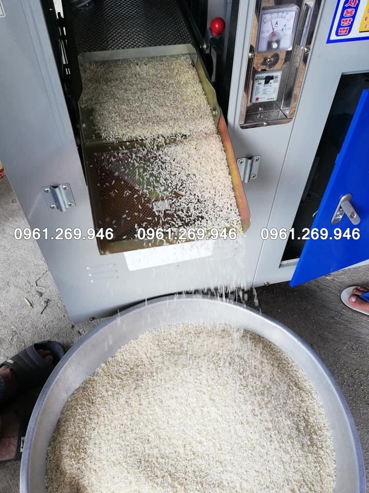 Máy xát gạo liên hoàn nhập khẩu Hàn Quốc Shinong SN300R tiêu hao thấp