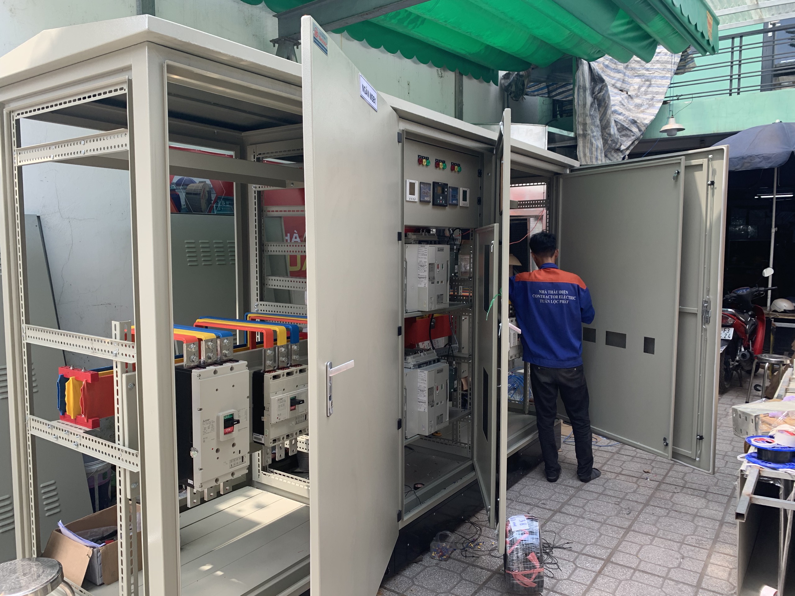 Lắp Đặt Tủ Điện Công Nghiệp Theo Yêu Cầu