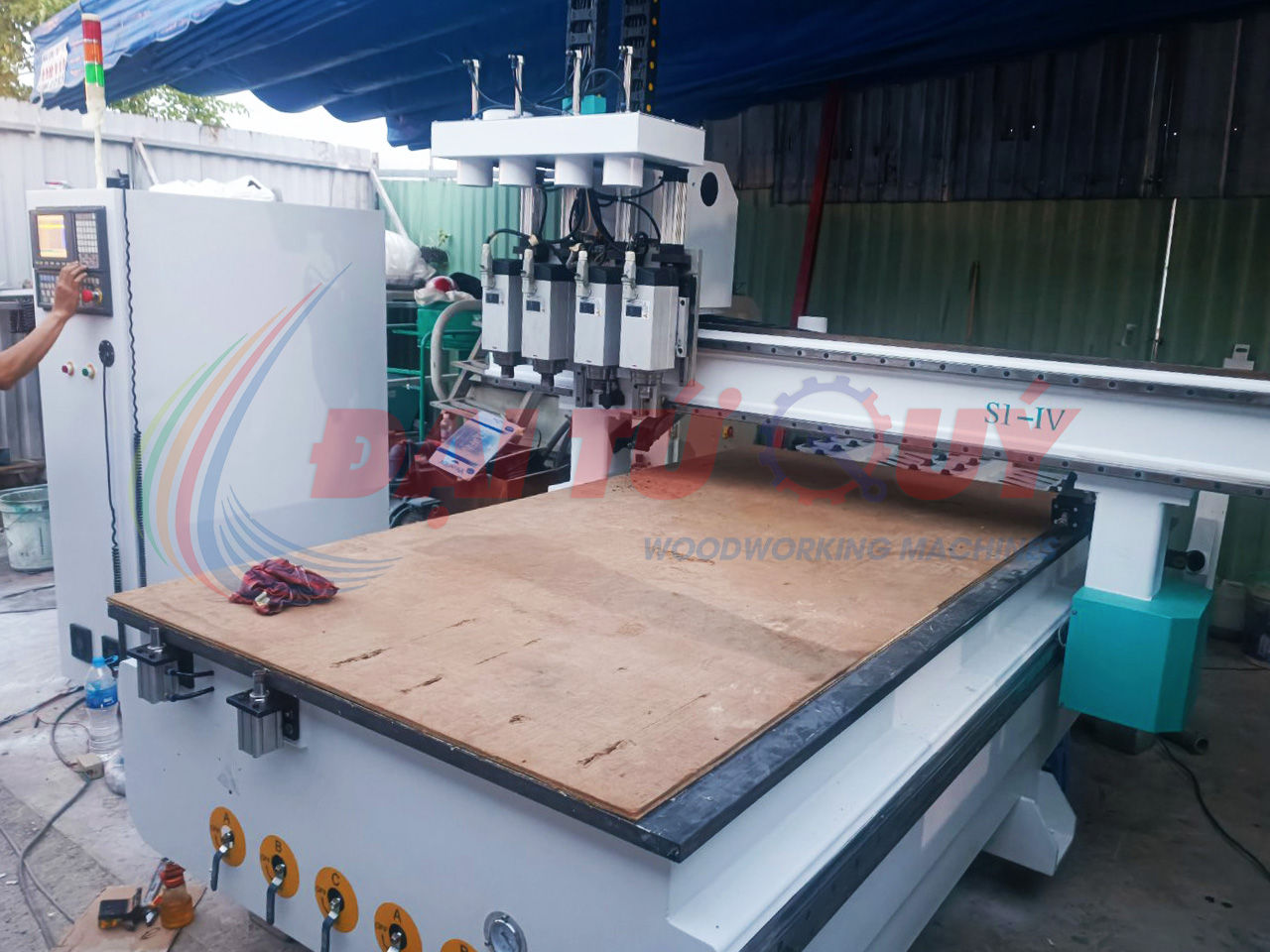 THANH LÝ MÁY CNC 4 ĐẦU S1-IV ĐÃ QUA SỬ DỤNG GIÁ RẺ TẠI QUẬN 9