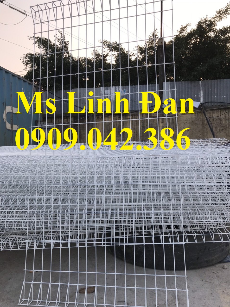 Lưới thép hàng rào mạ kẽm tam giác gập 2 đầu