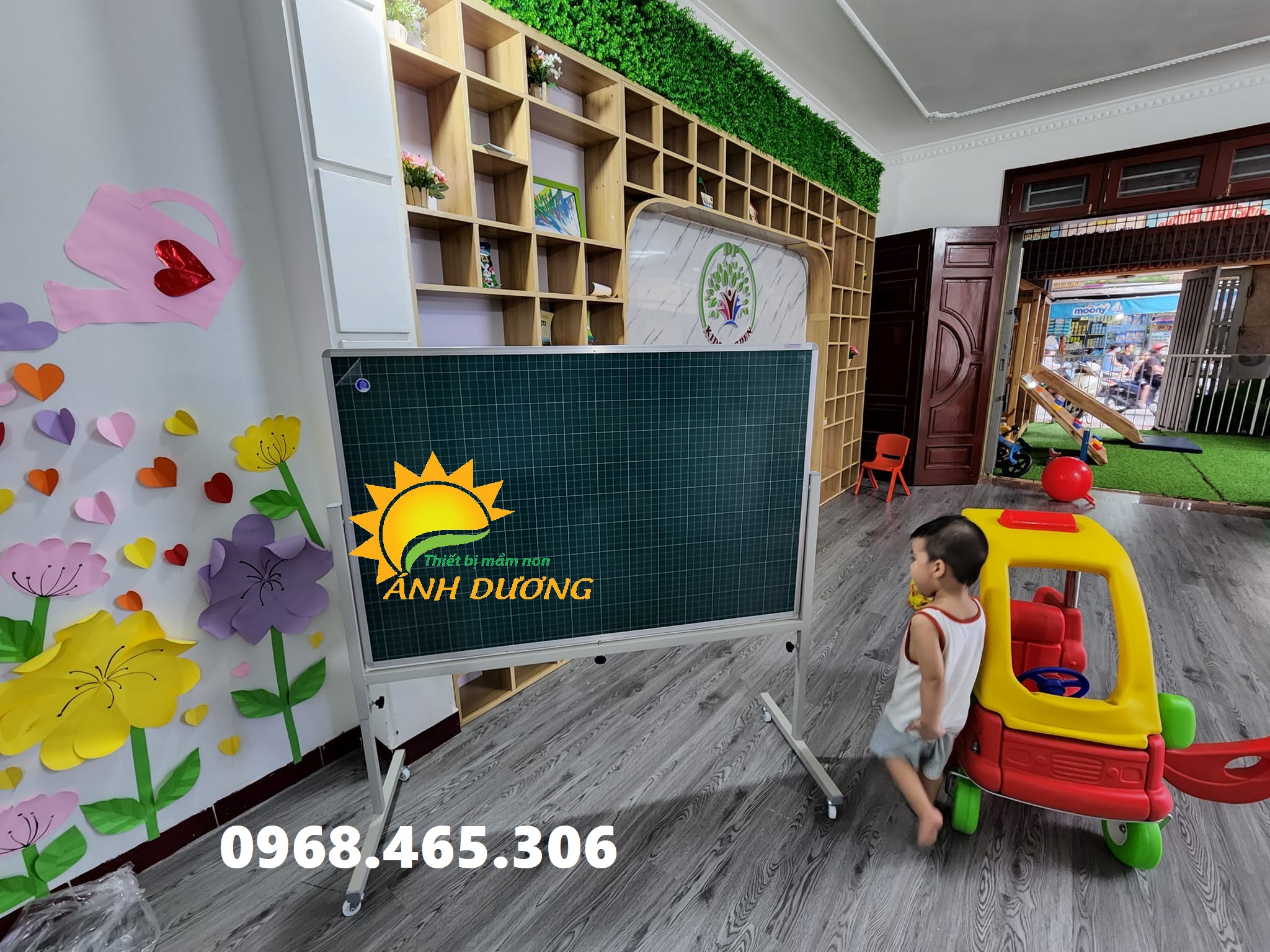 Bảng quay 2 mặt mầm non, bảng quay mặt từ mặt nỉ