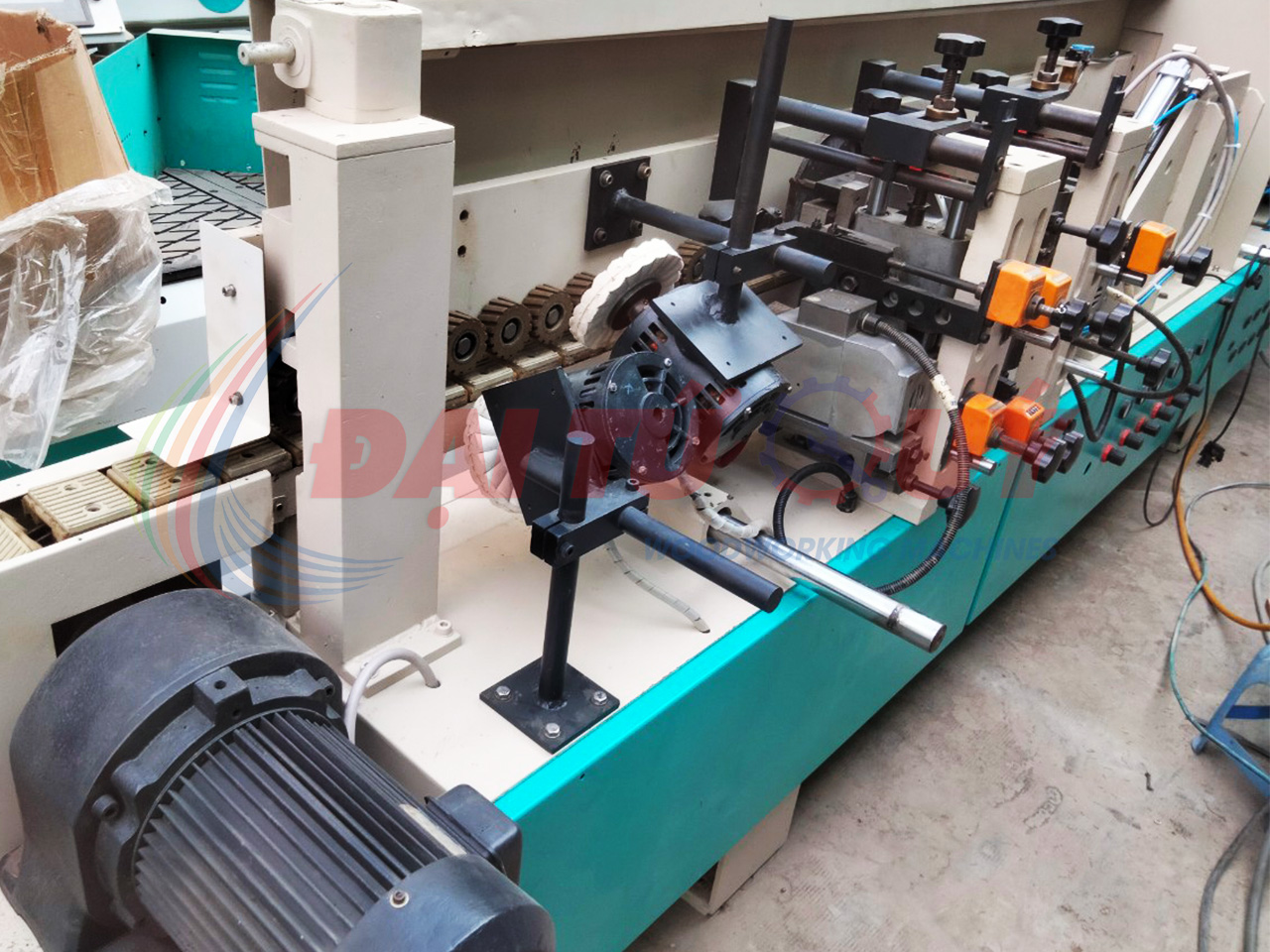 THANH LÝ MÁY DÁN CẠNH TỰ ĐỘNG EB-400 CŨ TỐT TẠI QUẬN GÒ VẤP