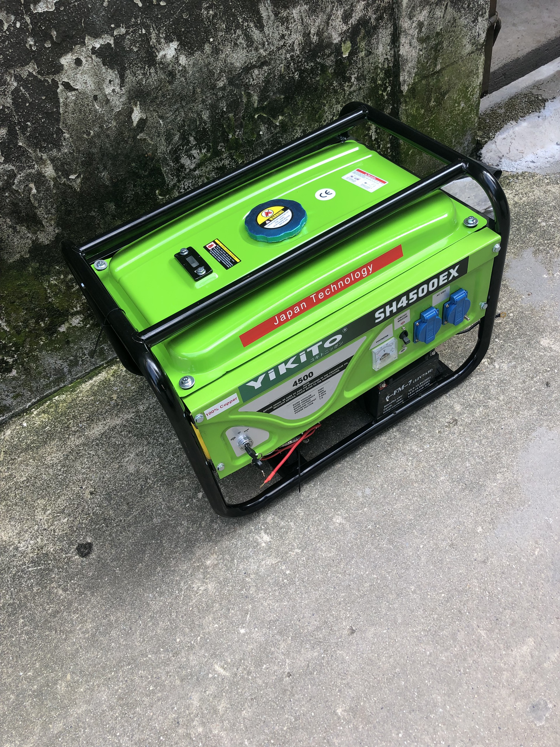 Máy phát điện gia đình 3.5kw Yikito SH4500EX chạy 2 điều hòa.