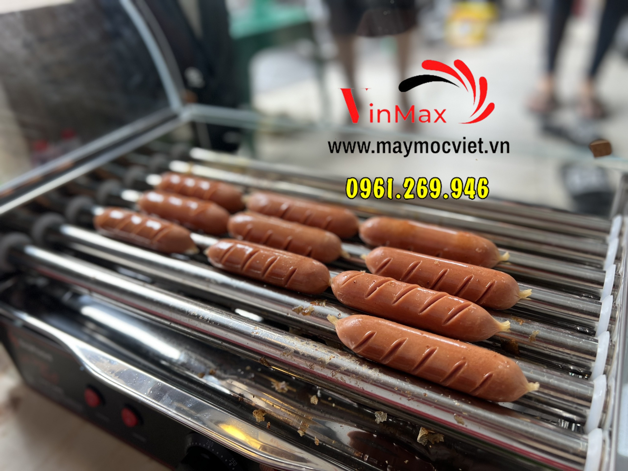 Máy nướng xúc xích 7 thanh kính cong hiện đại