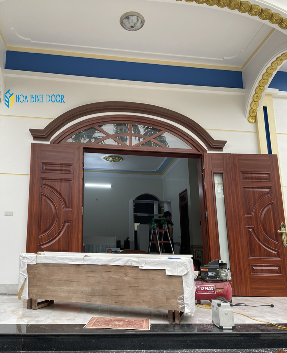 Cửa thép vân gỗ tại Bình Chánh -  Mẫu cửa chính 4 cánh, 2 cánh,.