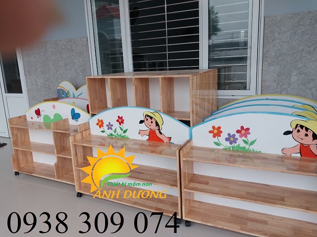Tủ gỗ mầm non, kệ gỗ mầm non chất liệu cao su