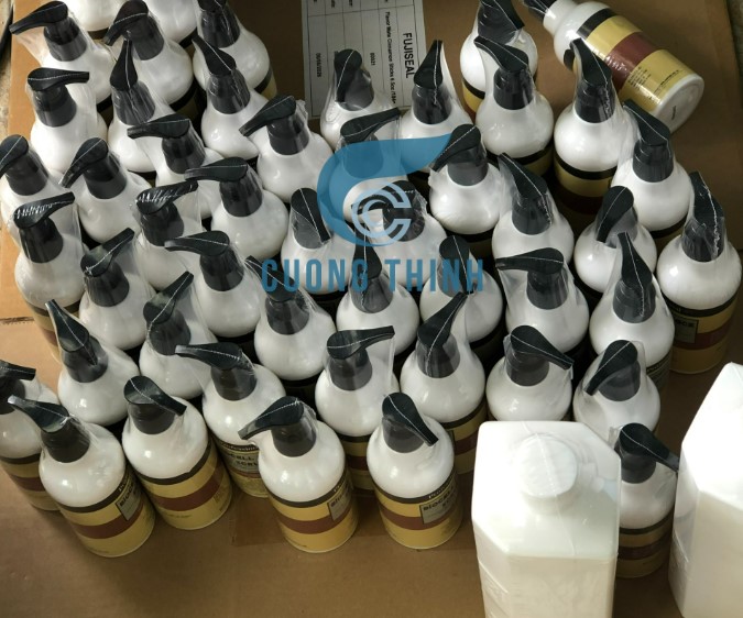 Màng co PVC ép cong bọc chai dầu gội, sữa tắm, chai có vòi...
