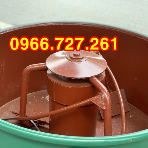 Máy trộn bê tông cưỡng bức trục đứng đường kính 90cm