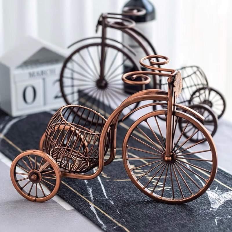 Decor phong thuỷ- Kệ xe đạp đựng rượu màu đồng