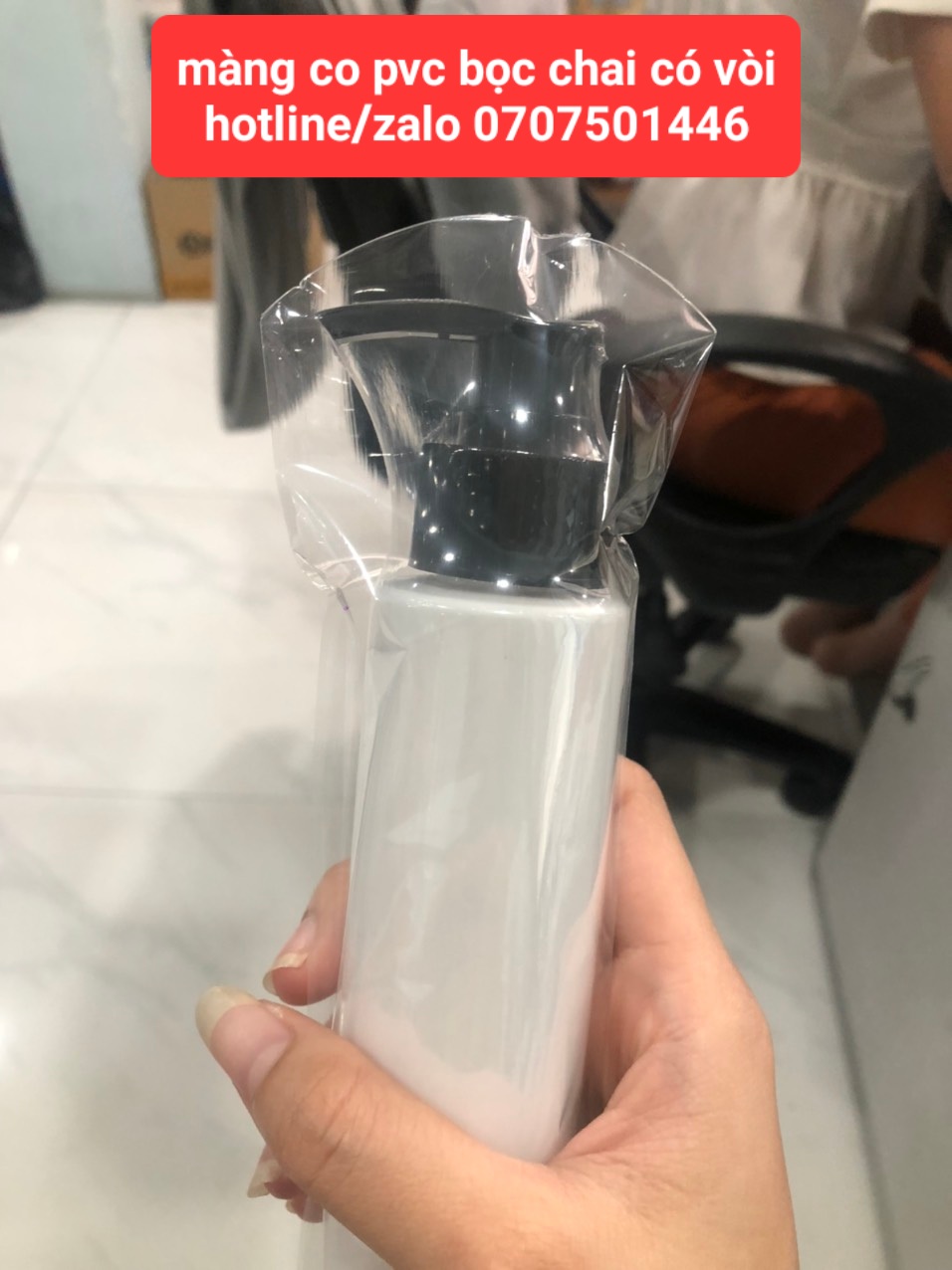 bán màng co pvc ép cong bọc chai có vòi
