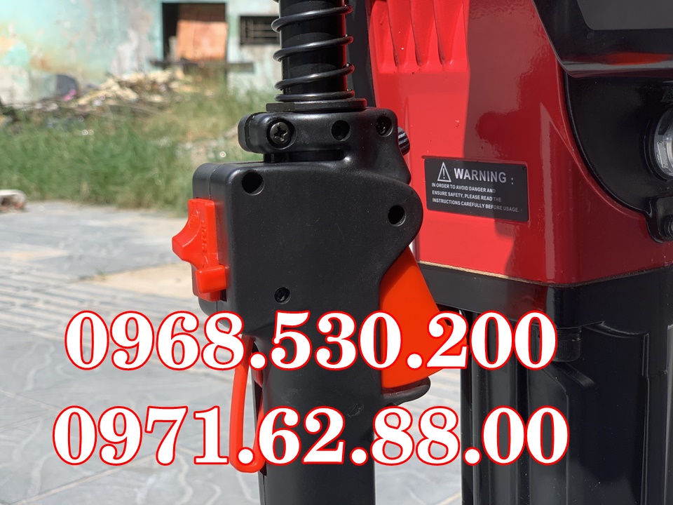 Tại đây có bán máy đóng cọc , máy cọc hàng rào , biển bảo giá rẻ