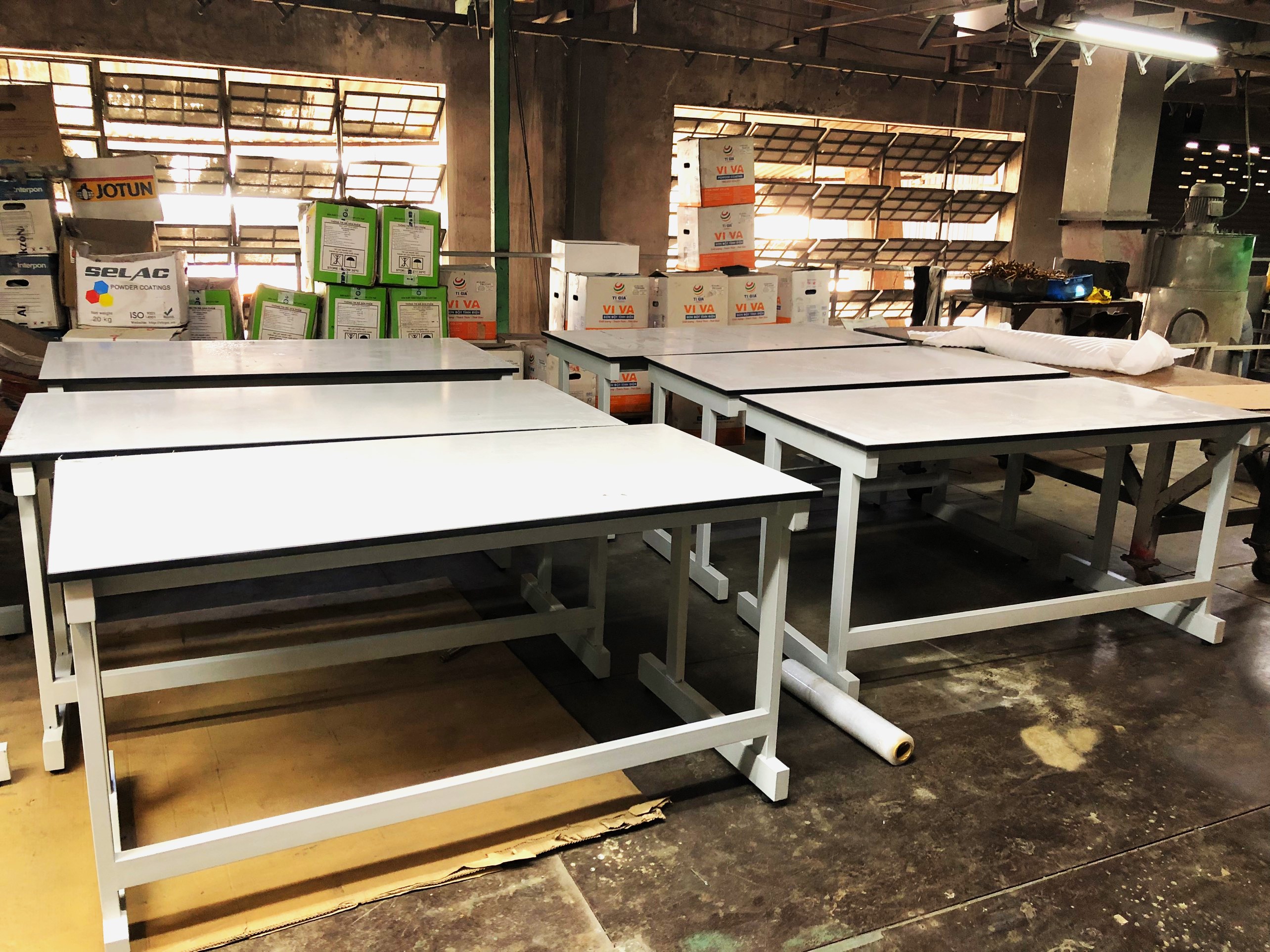 Bàn Thao Tác Cơ Khí Chống Tĩnh Điện Đơn Giản