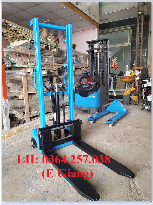 Xe nâng tay cao tải trọng 1500kg nâng cao 1.6m hãng Soonlifft