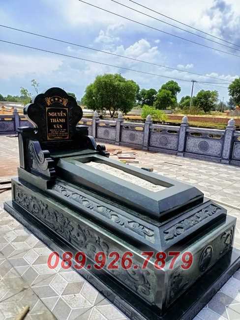 Mộ địa táng - An Giang bán sẵn mẫu mộ bằng đá nguyên khối xanh rêu