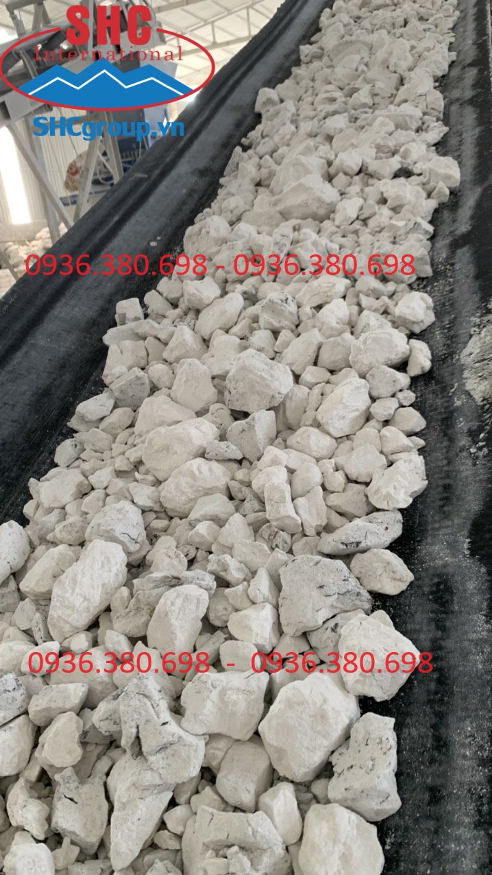 bên em cung cấp vôi cục bón vườn nông nghiệp , rắc ao vườn chuồng trại