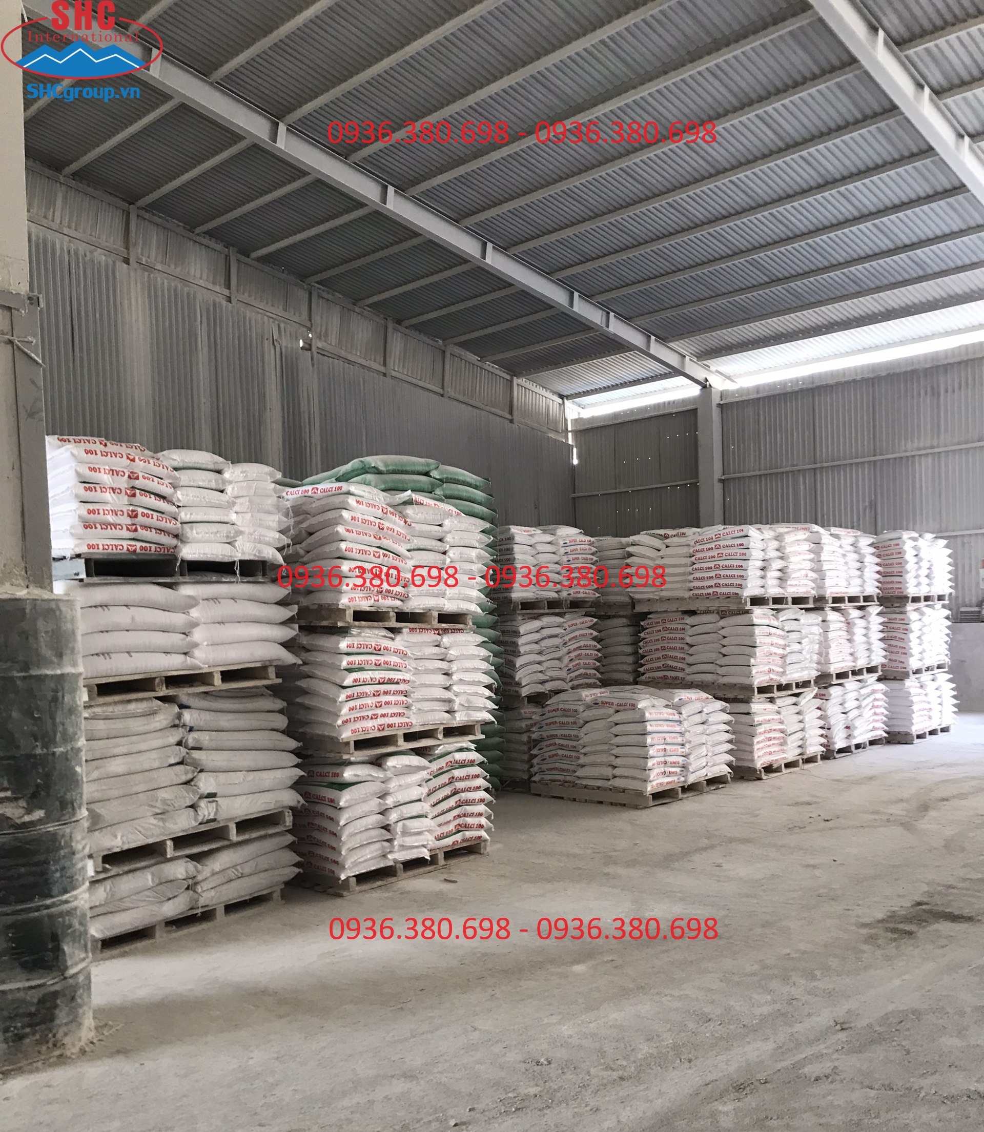 bên em cung cấp vôi cục bón vườn nông nghiệp , rắc ao vườn chuồng trại