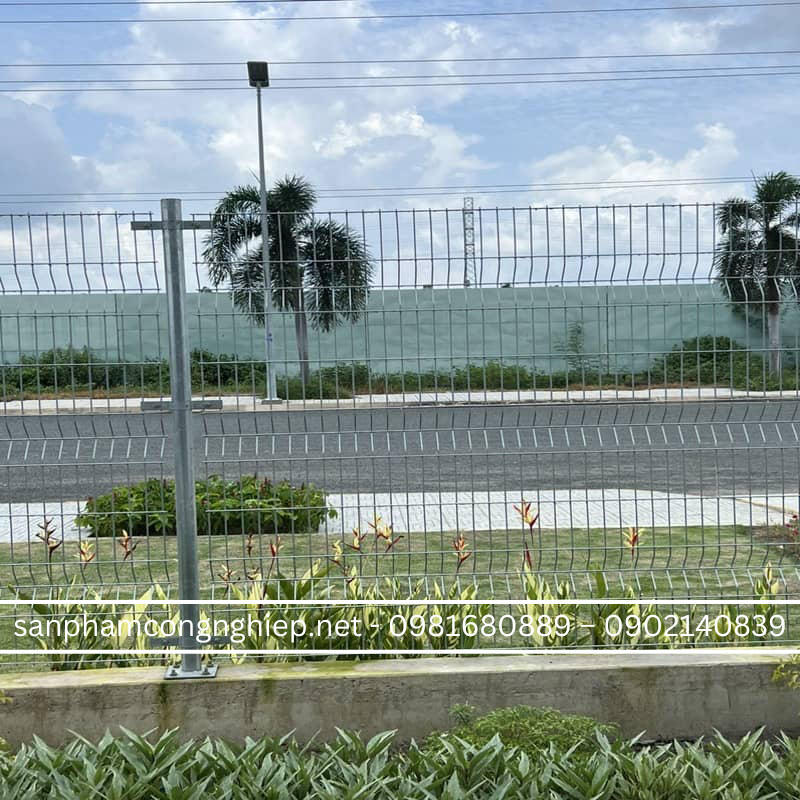 Hàng rào sắt ô 60x200mm giá tốt hơn thị trường
