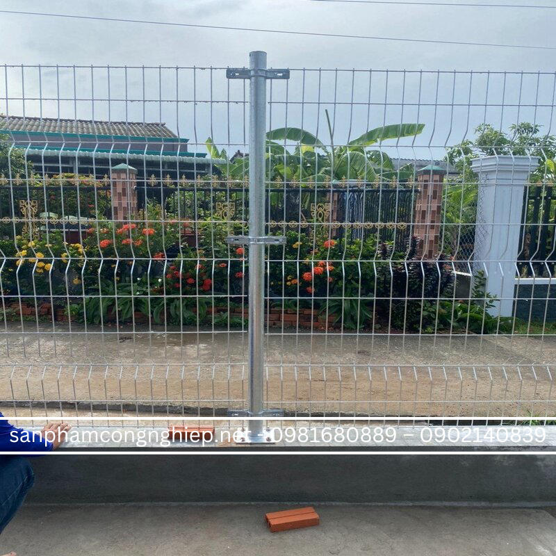 Hàng rào sắt ô 60x200mm giá tốt hơn thị trường