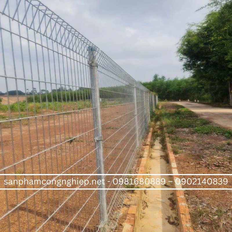 Hàng rào sắt ô 60x200mm giá tốt hơn thị trường