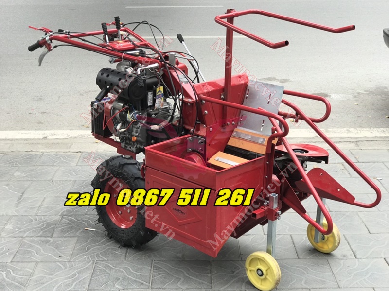 Máy thu hoạch ngô chạy dầu 12HP đề nổ tại Hòa Bình