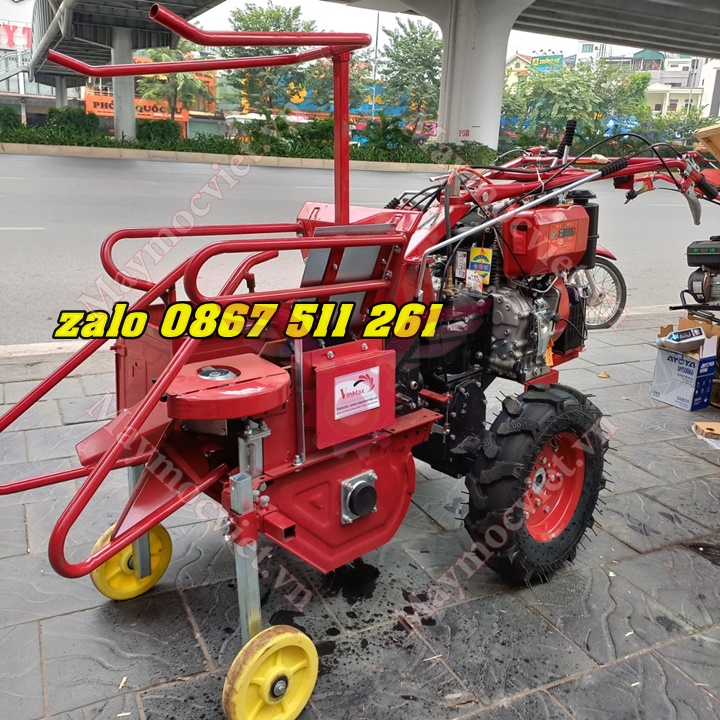 Máy thu hoạch ngô chạy dầu 12HP đề nổ tại Hòa Bình