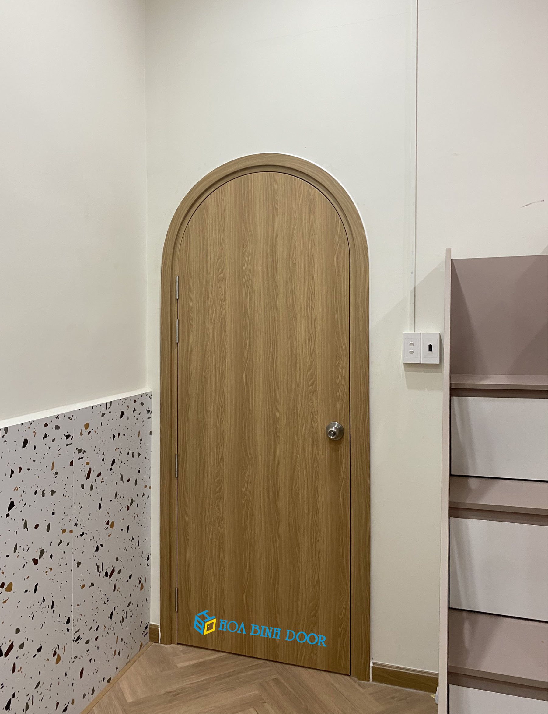 Cửa vòm nhựa composite tại Củ Chi - mẫu cửa vòm đẹp