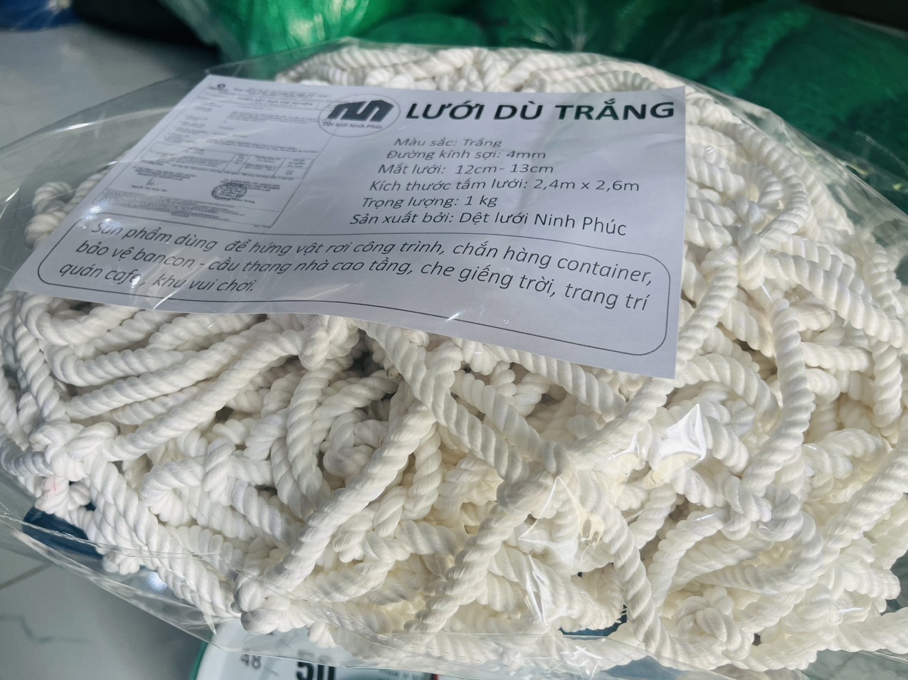 Lưới dù trắng đóng gói khổ 2.4mx2.6m, nhiều công dụng