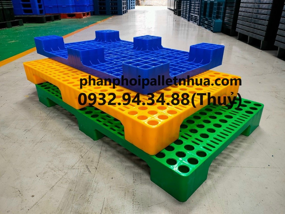 pallet nhựa màu đen đa dạng mẫu mã, uy tín chất lượng