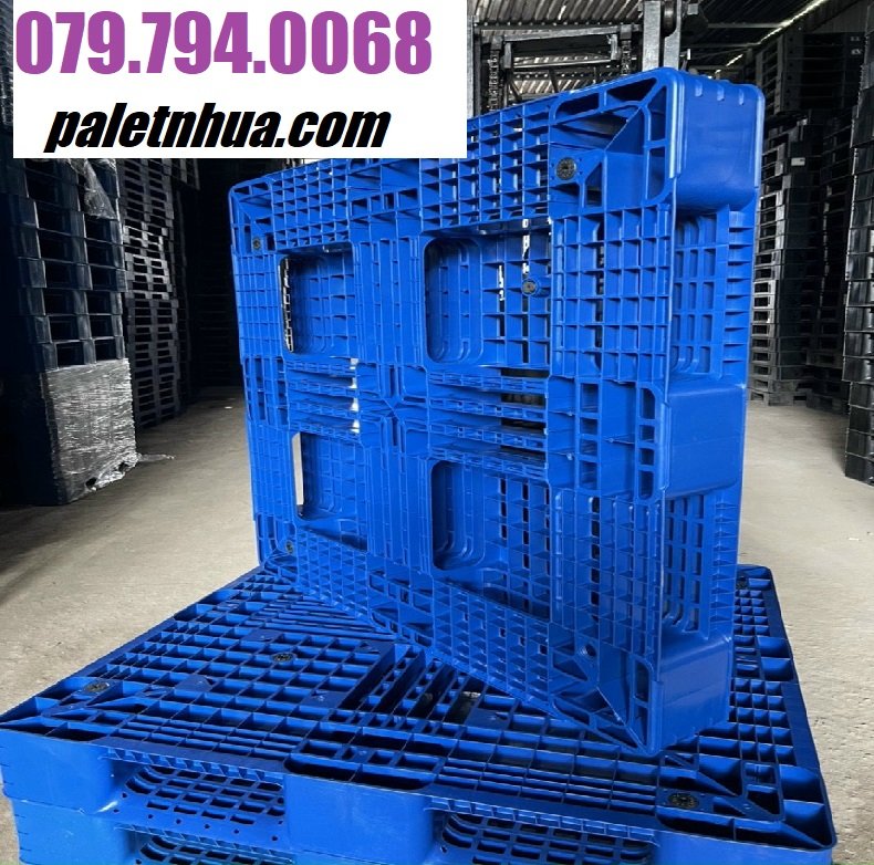 Những ưu điểm sử dụng cuae pallet nhựa, pallet nhựa cũ tại kho hàng