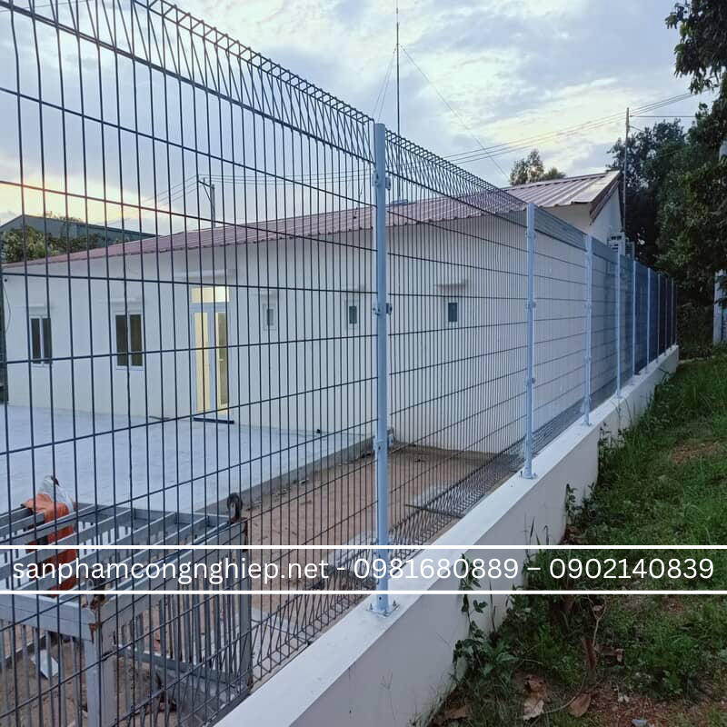 Chọn Lọc Những Mẫu Hàng Rào Lưới Sắt Hàn Giá Gốc Cho Nhà Phố