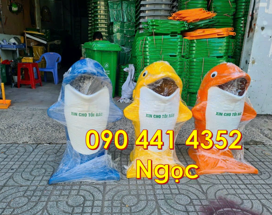 Bán thùng rác cá chép màu đỏ, vàng, nhận sx thùng rác con vật Q10