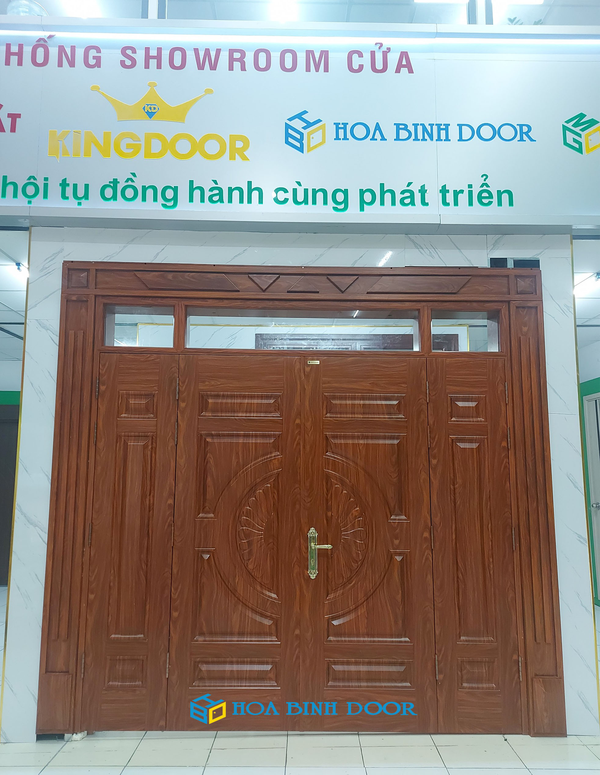 Mẫu cửa thép vân gỗ tại TP HCM - Cửa thép chống nhiệt tốt