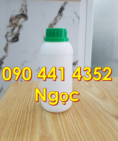 Chai nhựa 1L đựng dung môi, chai nhựa 0.5L đựng dầu nhớt, chai 250ml