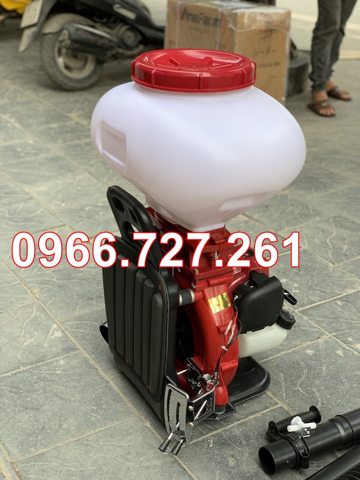 Máy phun thuốc, xạ phân, xạ lúa Z-kubota 4 thì